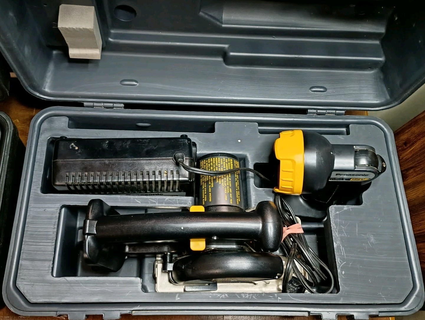 Panasonic 15.6V Cordless Saw Duo – EY3530 Metal & EY3531 Wood – 1 Batt, 2 Charg