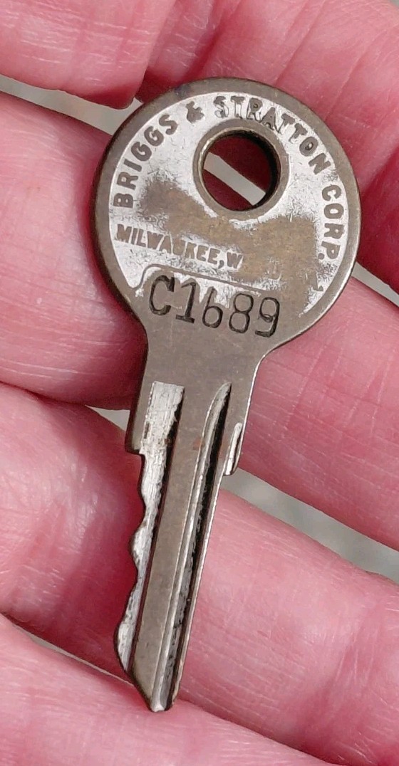 BASCO C1689 Key Vintage Briggs & Stratton Milwaukee WI Original Antique Auto Car