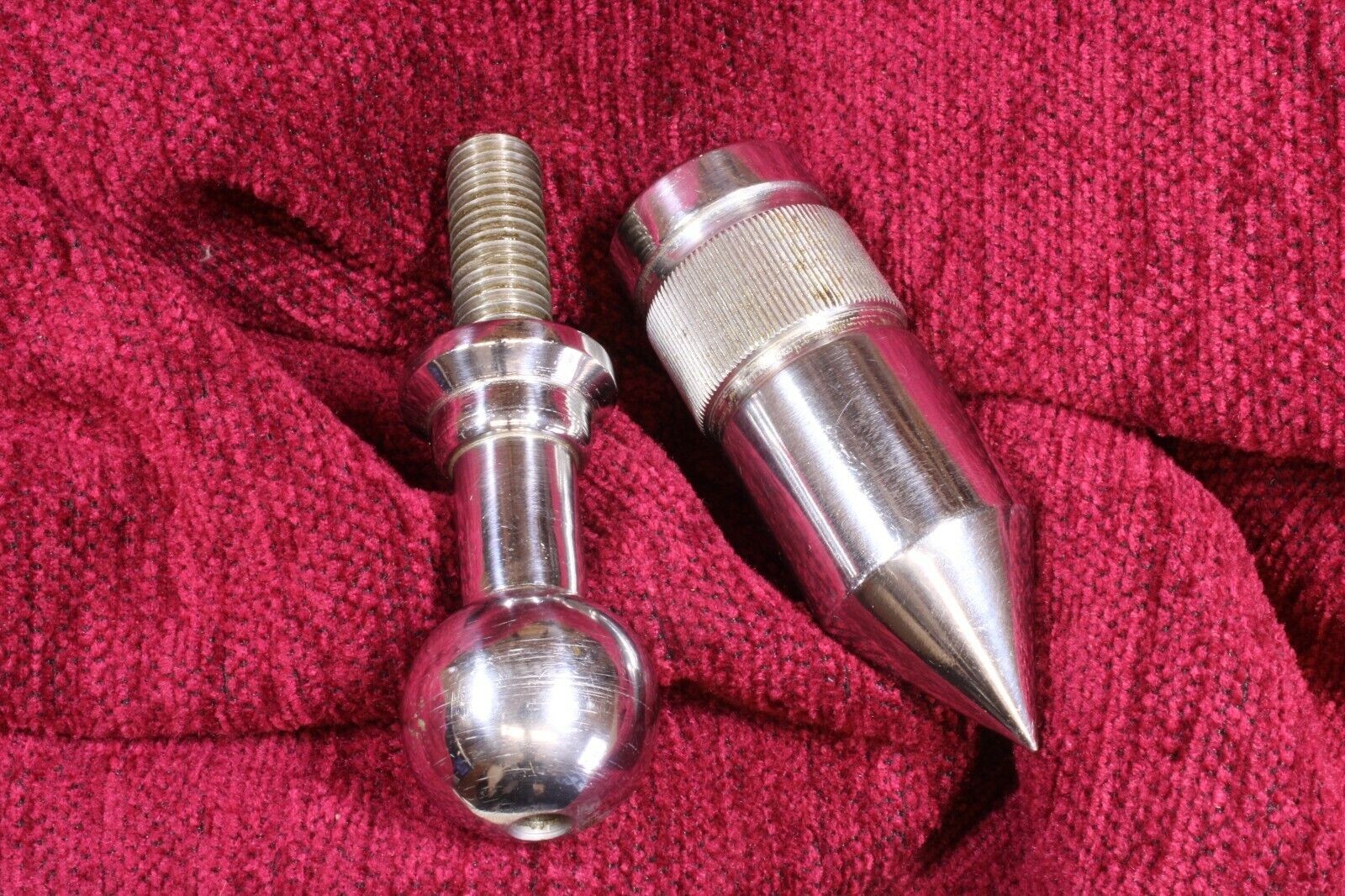 Nickel-plated iron construction plumb bob. Large thread Plumb bob nickel plated