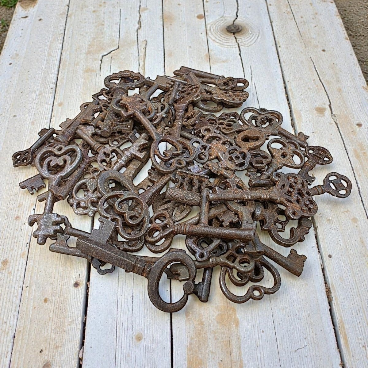 19th-Century Cast Iron Assorted Keys With Antique Finish (Lot of 25)