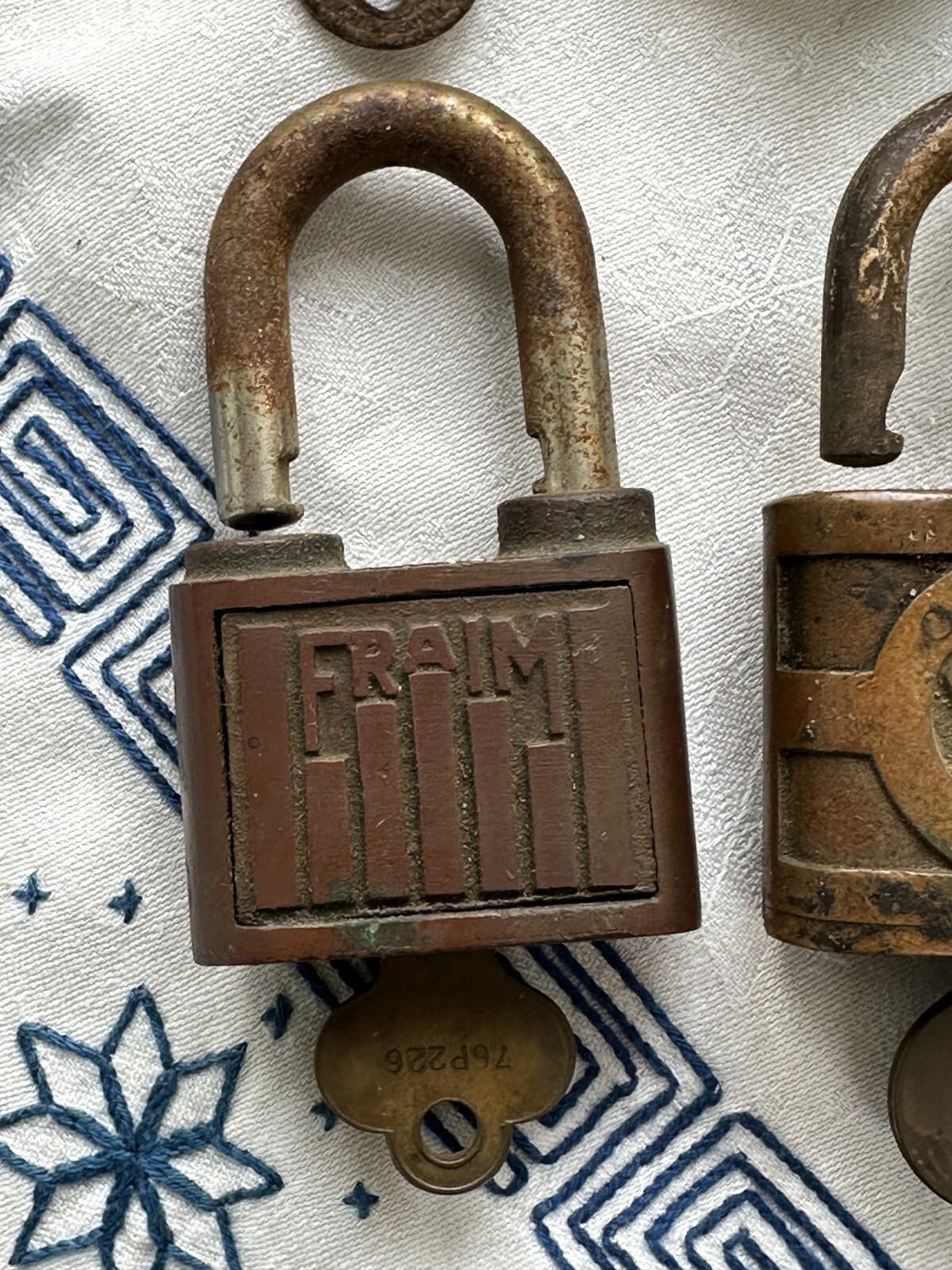 Lot of 4 Vintage Antique Padlocks With Keys