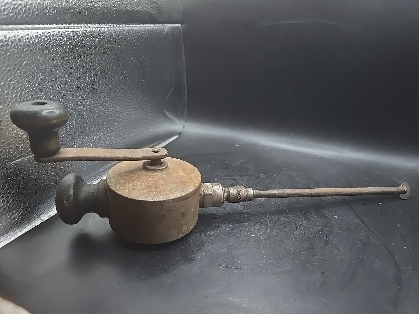 Vintage Unbranded Hand-Crank Valve Grinder/ Valve Lapping Tool Antique