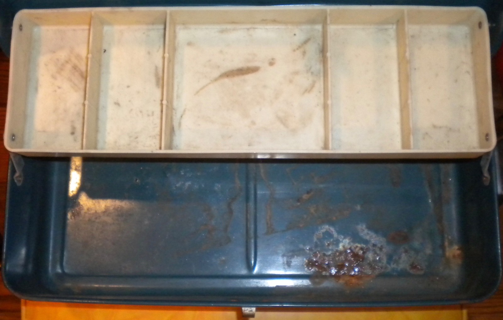 Vintage Revelation Western Auto Stores Metal Tackle Tool Box Ruler
