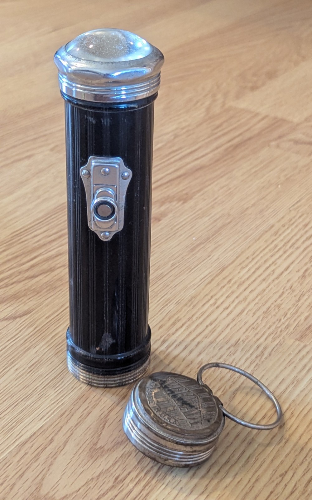 Eveready Metal Brass Black Flashlight with Glass Lens Vintage
