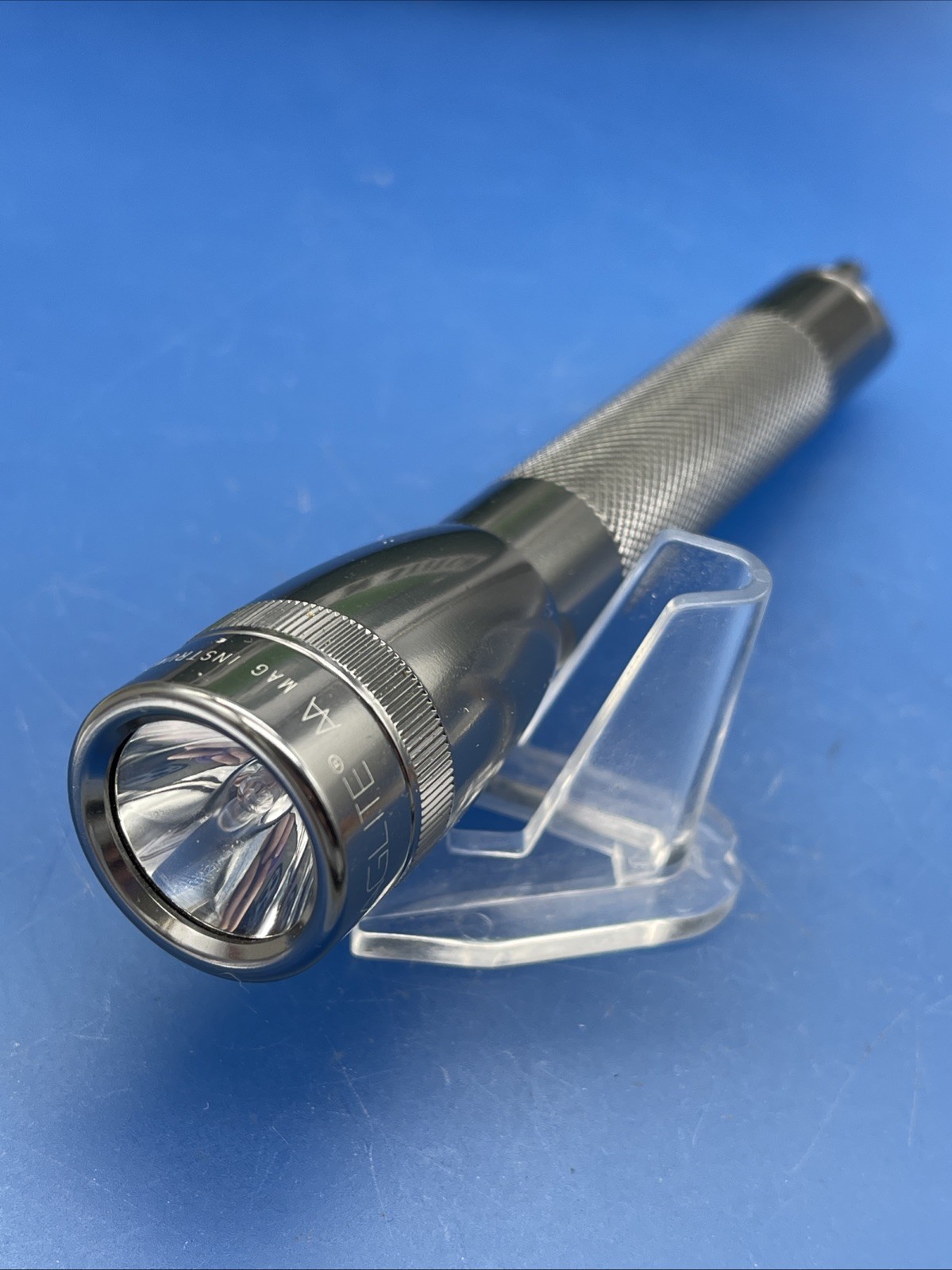 #R4F Mini Maglite Flashlight AA Grey 6″ Mag Instruments California Vintage