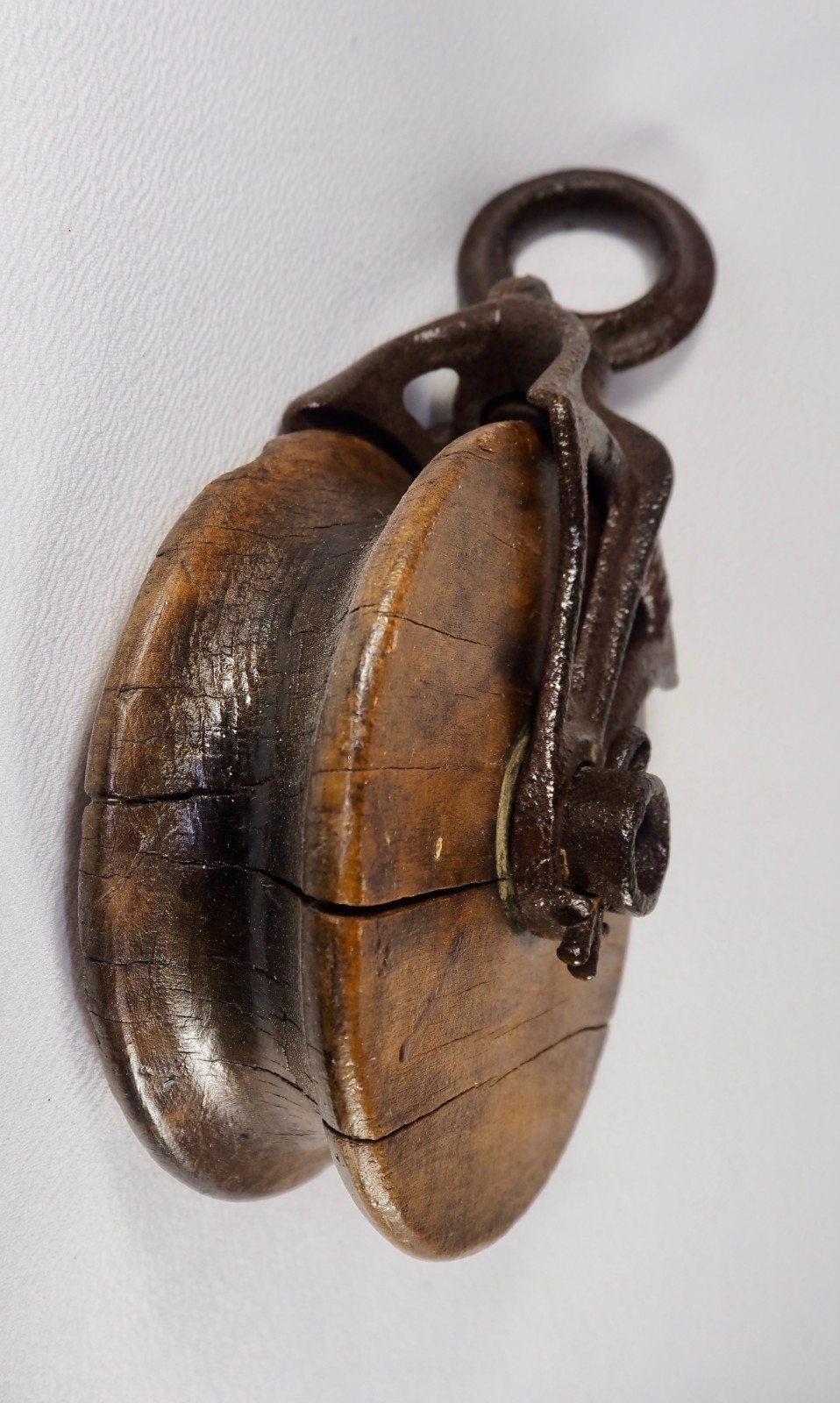 Vintage Antique Cast Iron & Wood Barn Pulley – 6″ Diameter pulley
