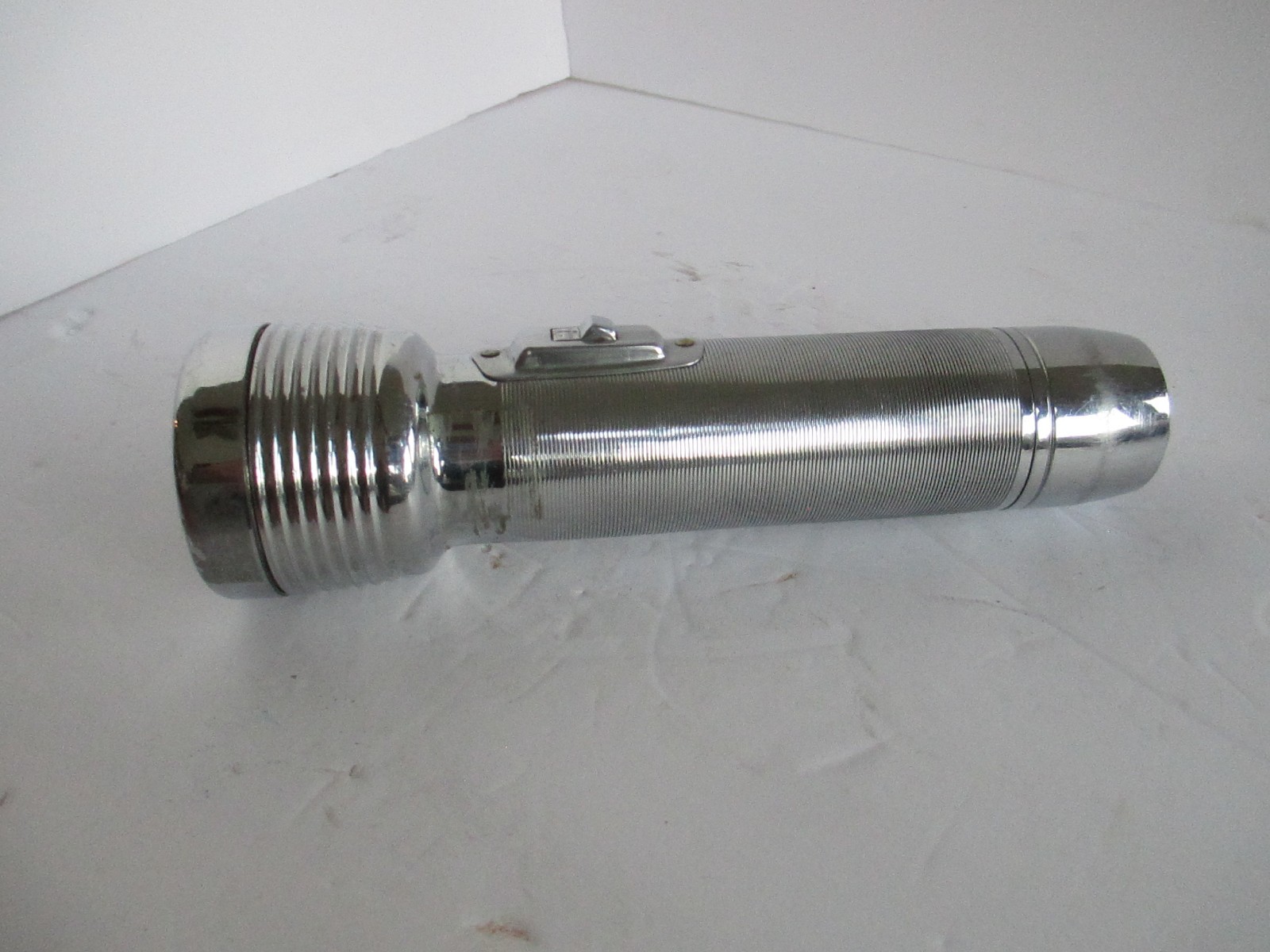 Working Vintage USA Flashlight with Blinking Feature B11