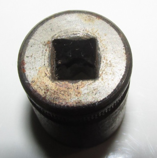 T #185 Vtg 1/4″ Drive x 3/8cm Size HUSKY Socket CM812 & 8 Pt USA