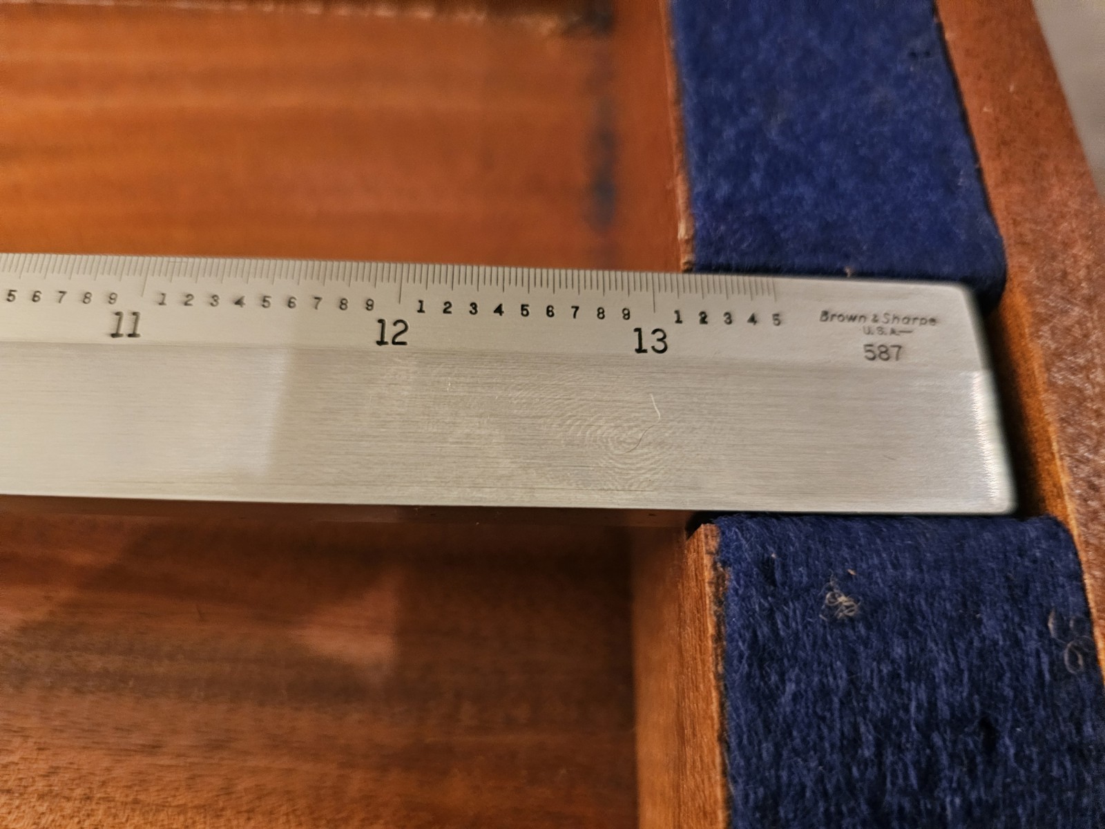 Vintage Brown & Sharpe Vernier Height Gauge #587 In Dovetailed Mahogany…