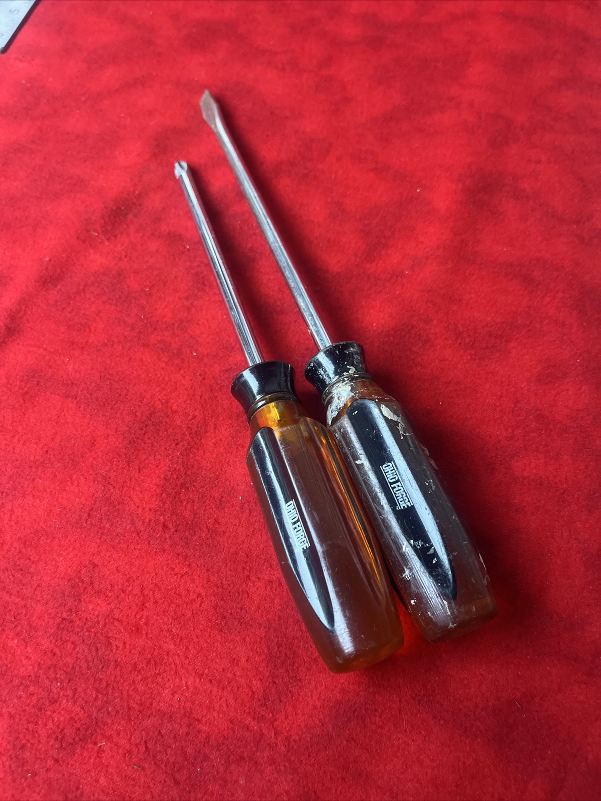 SET OF 2 OHIO FORGE SCREWDRIVERS (PHILLIPS & SLOTTED) (t76)
