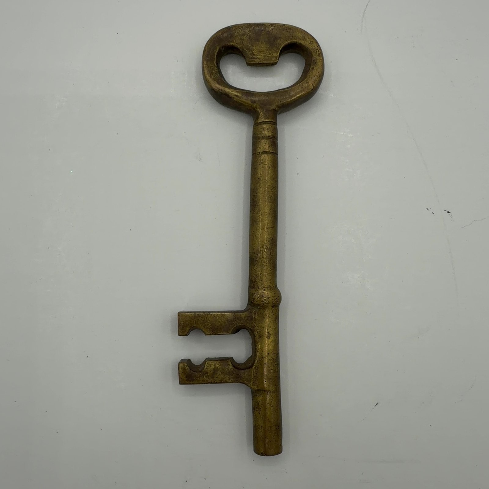 Vintage Brass Skeleton Key 6.5 Inch Antique Collectible Decor for Home – Used