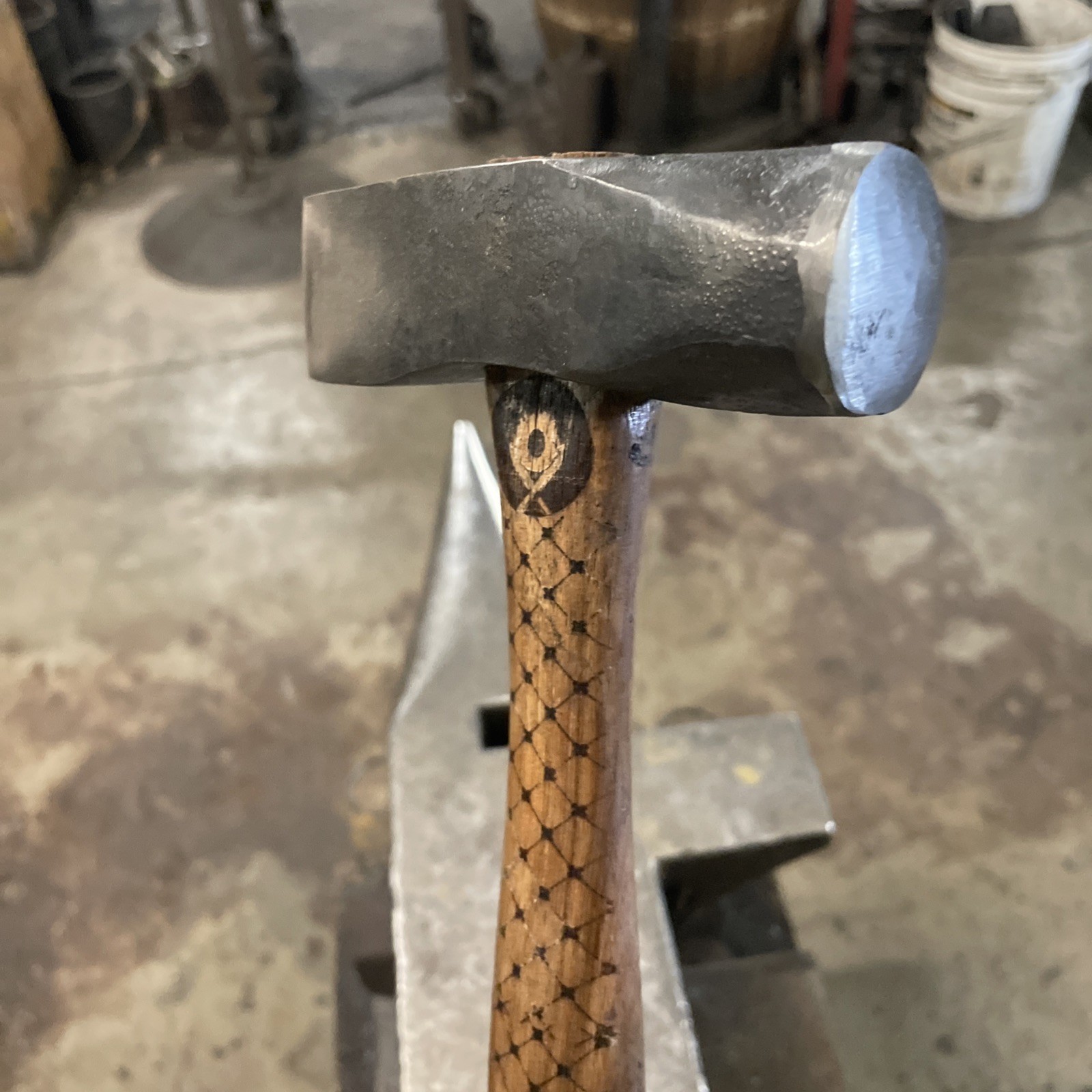 Hand Crafted Blacksmith’s Straight Peen Engraved Hammer/ 4140 Steel 2 1/2Lb