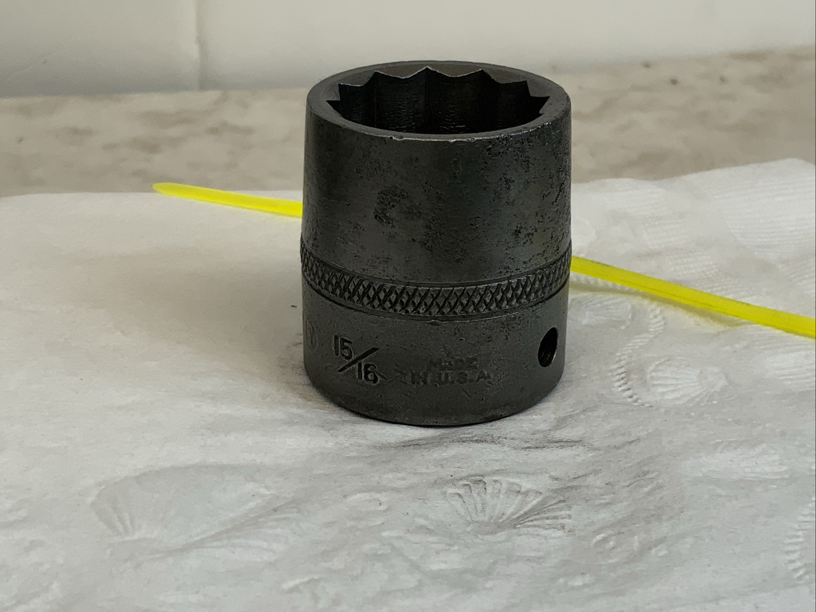 BONNEY D30, CV-Circle, 15/16in. 1/2 drive 12pt Socket, 1930’s, USA – Yellow