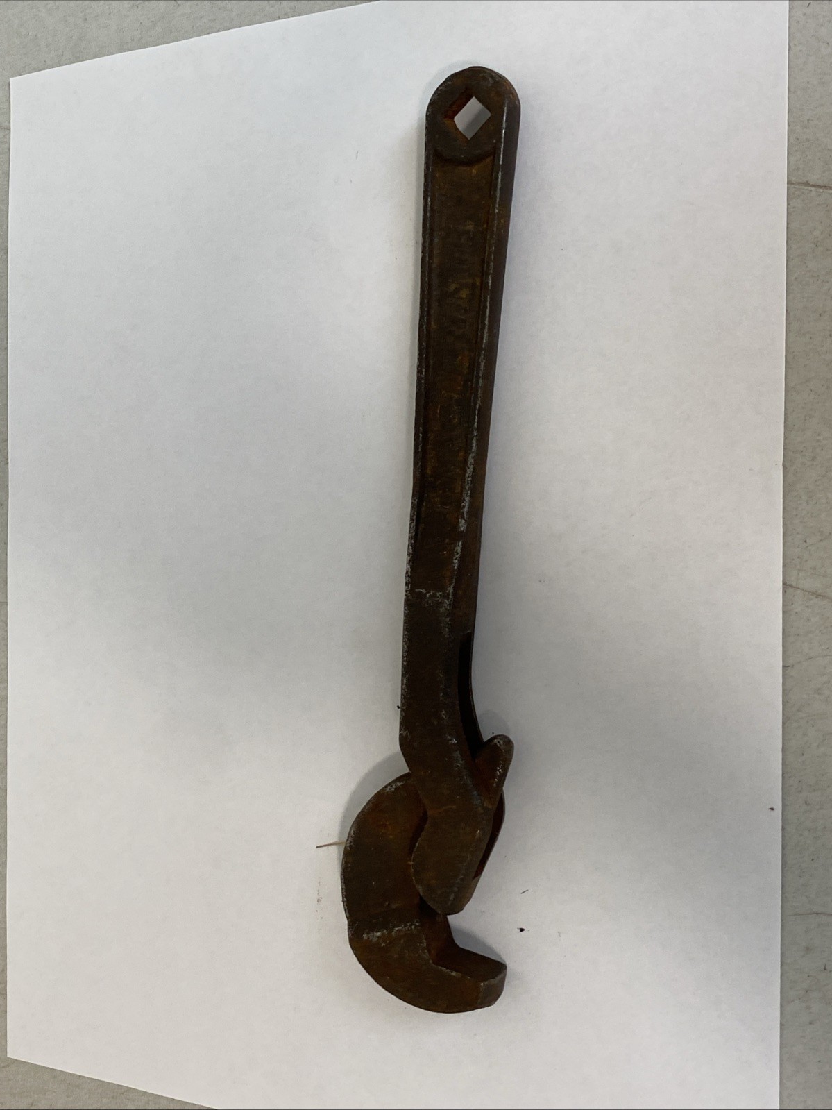 Vintage HELLER BROTHERS CO. Adjustable 8″ Masterench – Horse Logo