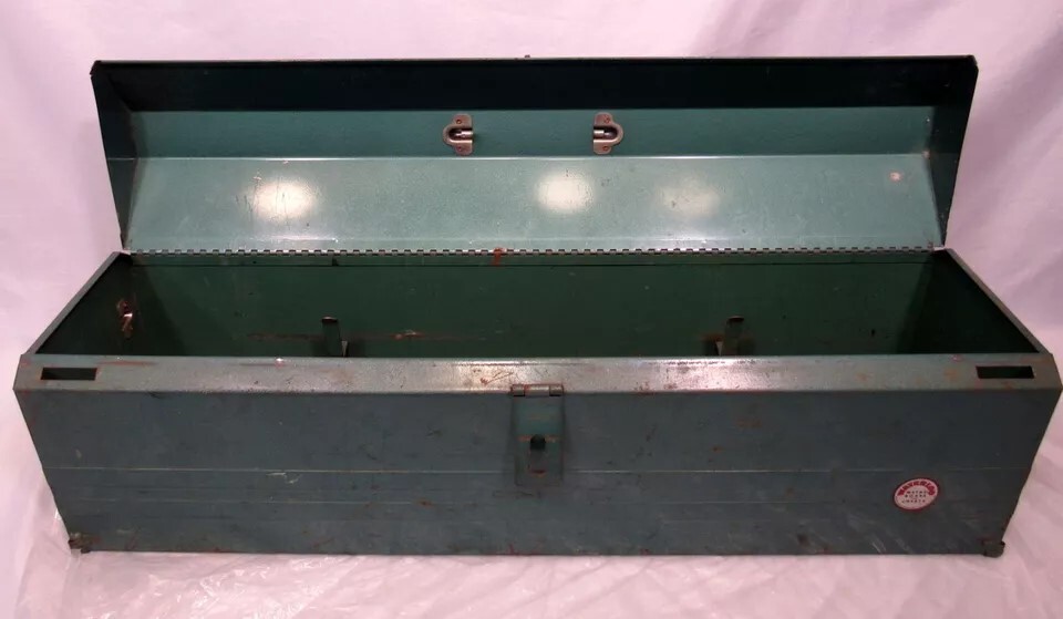 VINTAGE WATERLOO (IA) HEAVY DUTY METAL TOOL BOX CHEST GREEN (87946)
