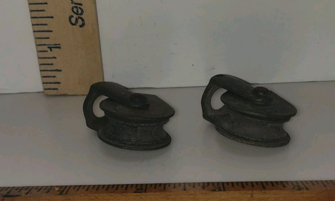 Cast Metal Pulleys Small Mini Set Wheel Block Tackle Rope Pully Vintage Pair Two