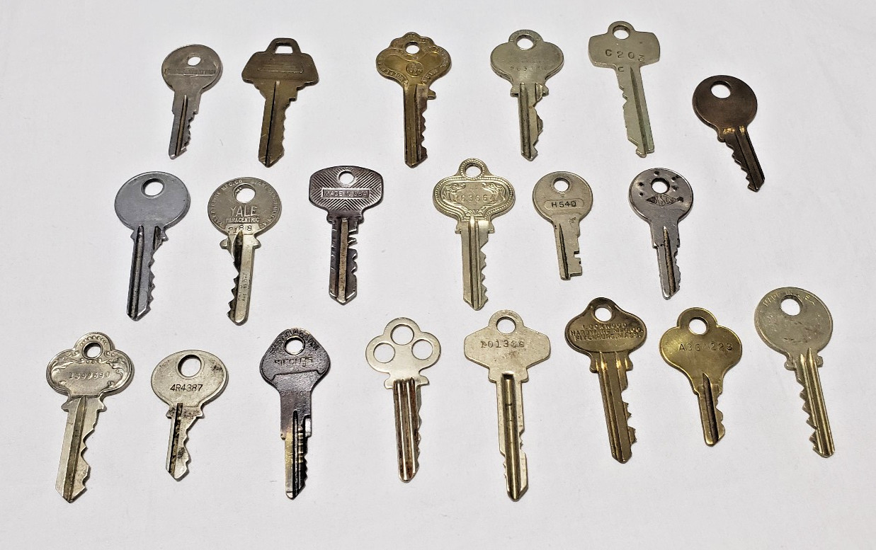 Vintage Lot 20 Old Cut Keys Yale & Towne Corbin Lockwood Graham Schlage Eagle #2