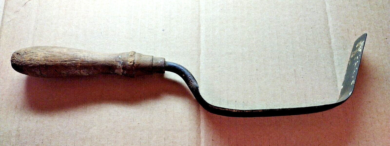 Hot Bed Primitive Weeder 11-1/2″ Wood Handle Farm Tool Carbon Steel Antique 1900