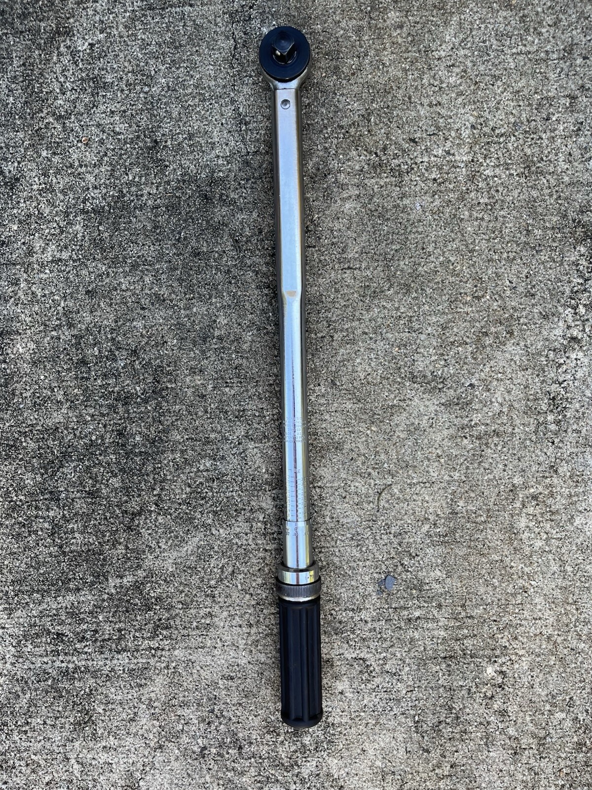 Central Tool No. 2252 Series D 1/2″ Drive Click Torque Wrench 30-250 Ft Lb.