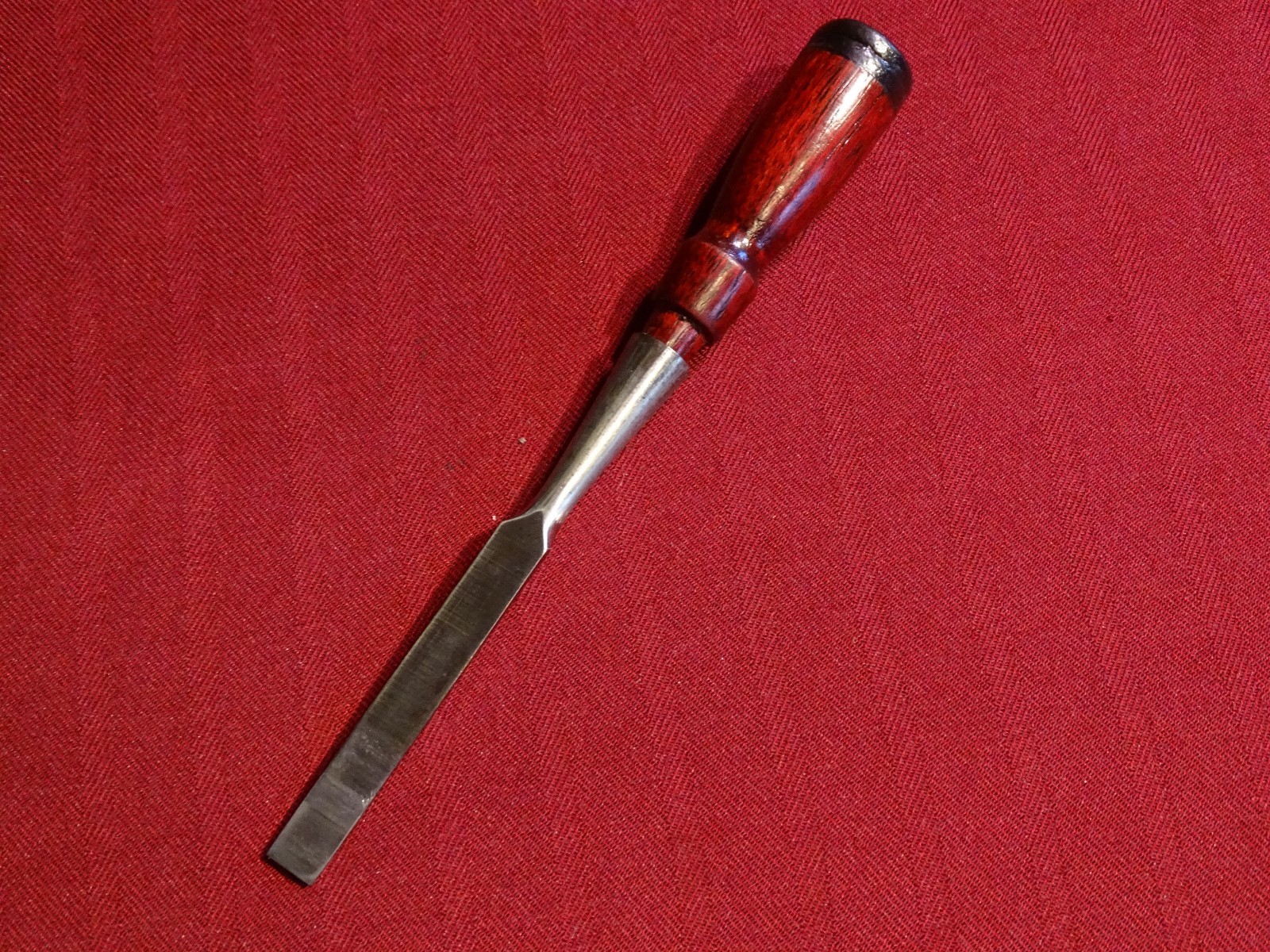 Vintage Stanley # 750 1/2″ Socket Chisel Red Hickory Handle 3-5/8″ Blade Decal
