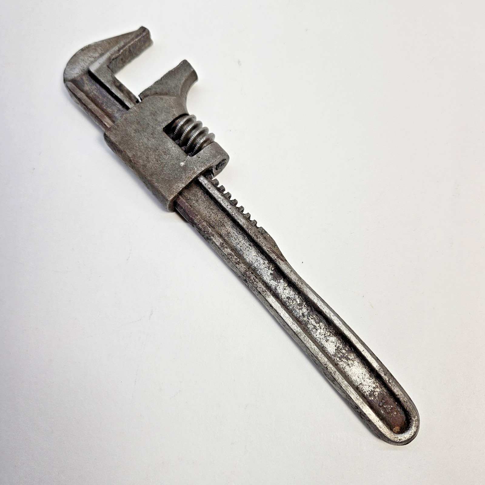 Vintage 9 in Monkey Wrench Pipe Wrench Made in USA Unbranded – Vlcheck?