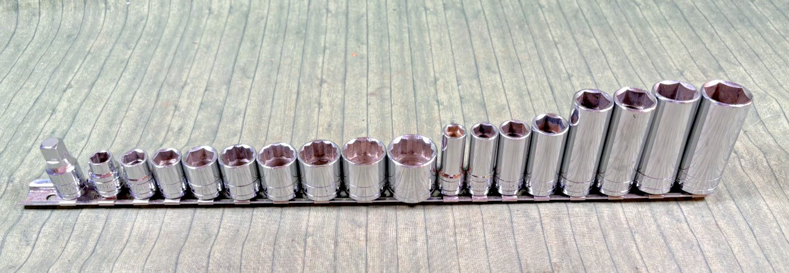 S-K SK Tools (18) Pc. 3/8″ Drive SAE Socket Set – U.S.A.