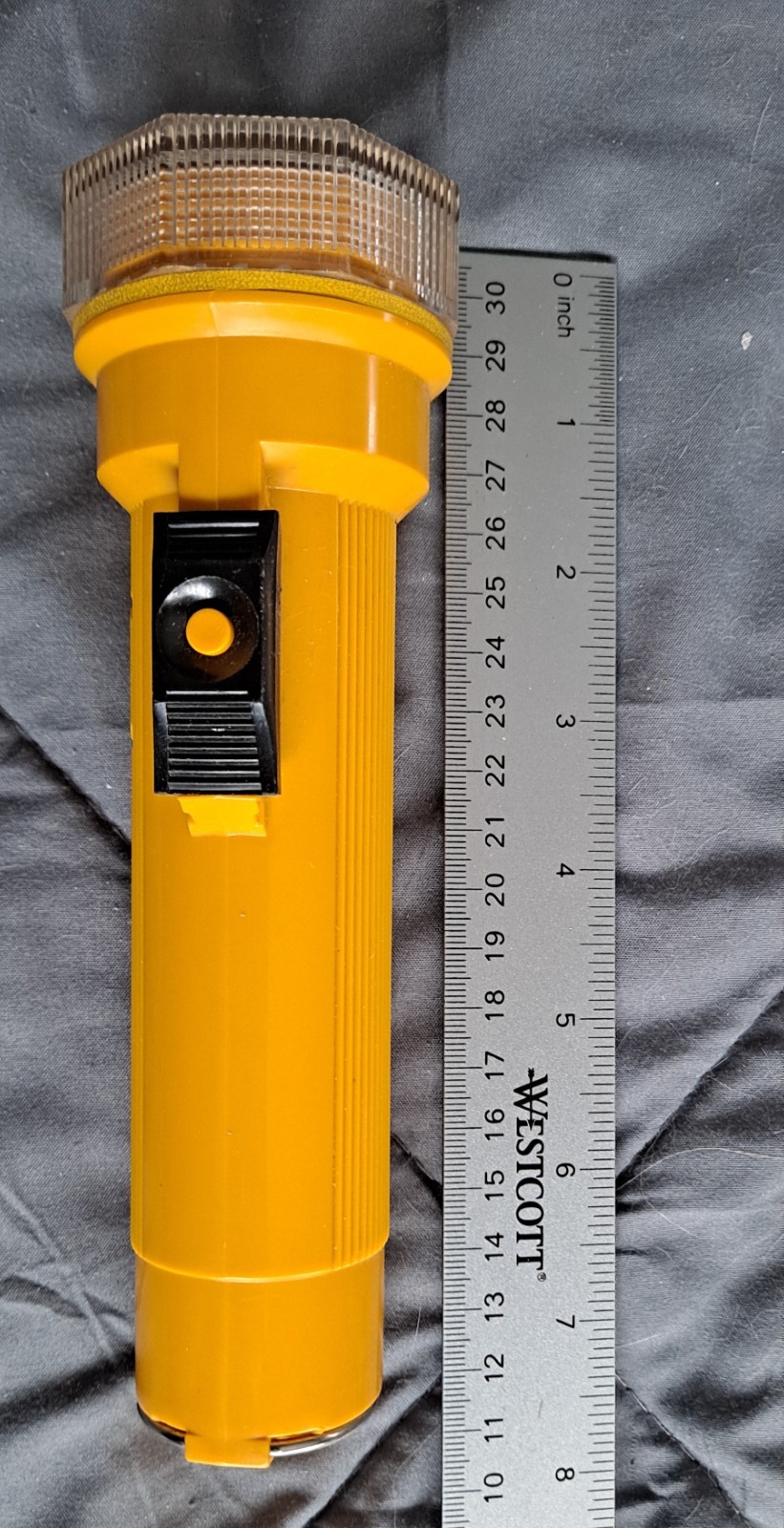Vintage BMG Flashlight 2 D Cell Incandescent Yellow