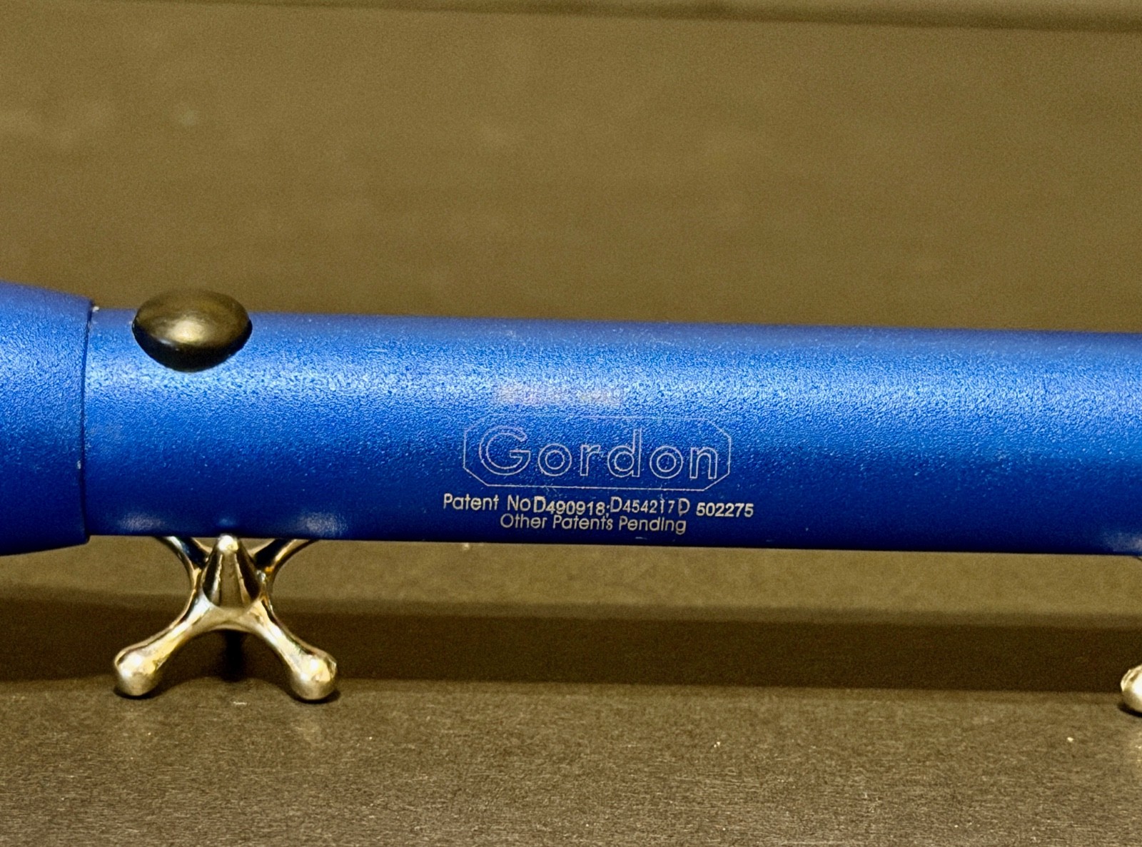 Vintage Gordon Blue Flashlight Incandescent 2 AA Battery Extra Bulb Included