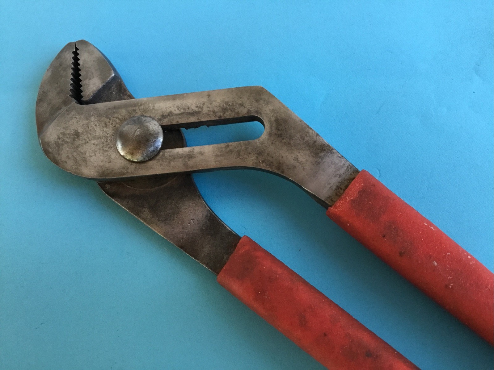 Crescent R-210 Adjustable Pliers 10 inches long cushion grip handles