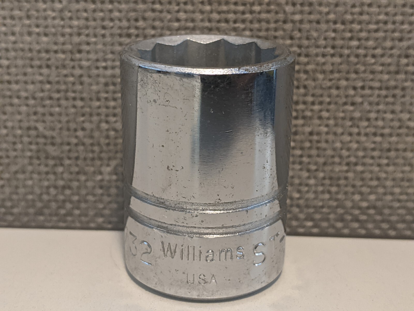 VINTAGE ST-1225 WILLIAMS 25/32″ X 1/2″ DR 12 PT. SOCKET USA