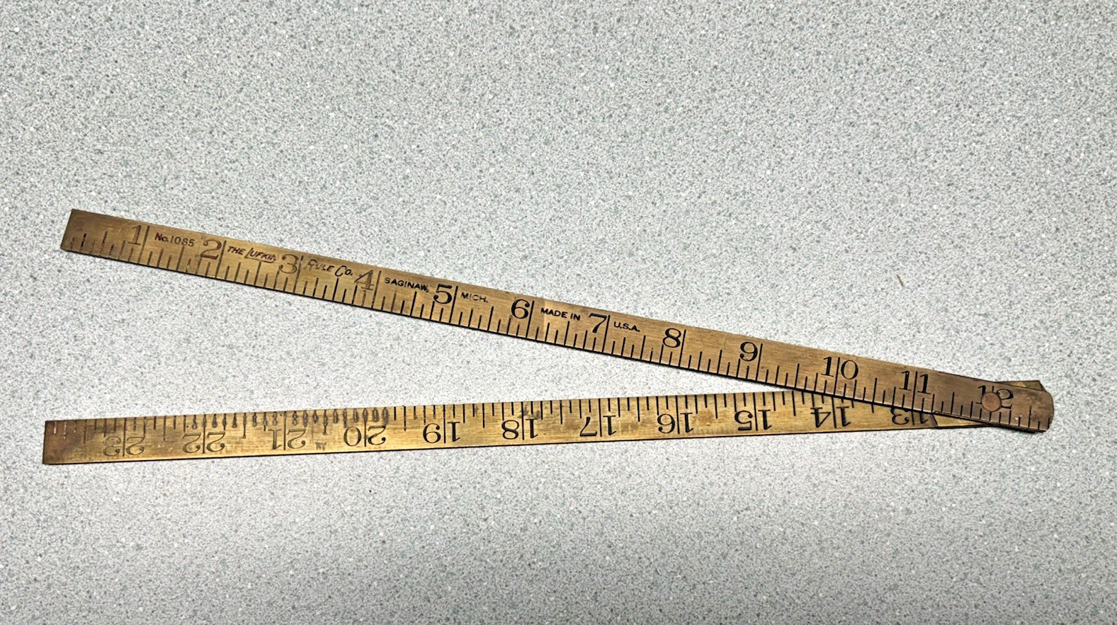 THE LUFKIN RULE Co – SAGINAW, MI #1085 24″ BRASS BLACKSMITH RULER MINT condition
