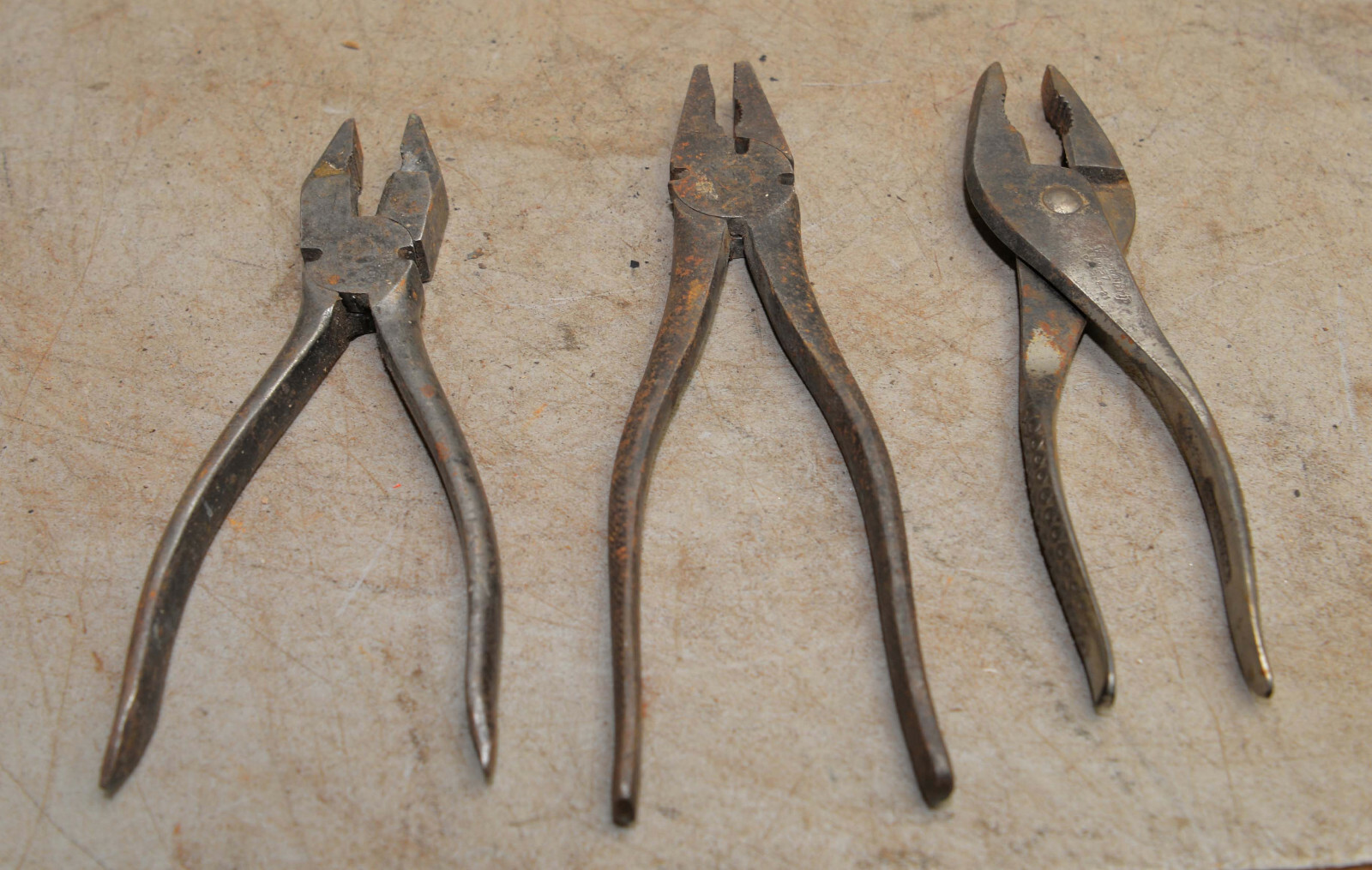 3 pliers 2 Red Devil 7″ & 8 1/4″ & Snap-on Vaccum grip 37 patent 3-8-21 tool lot