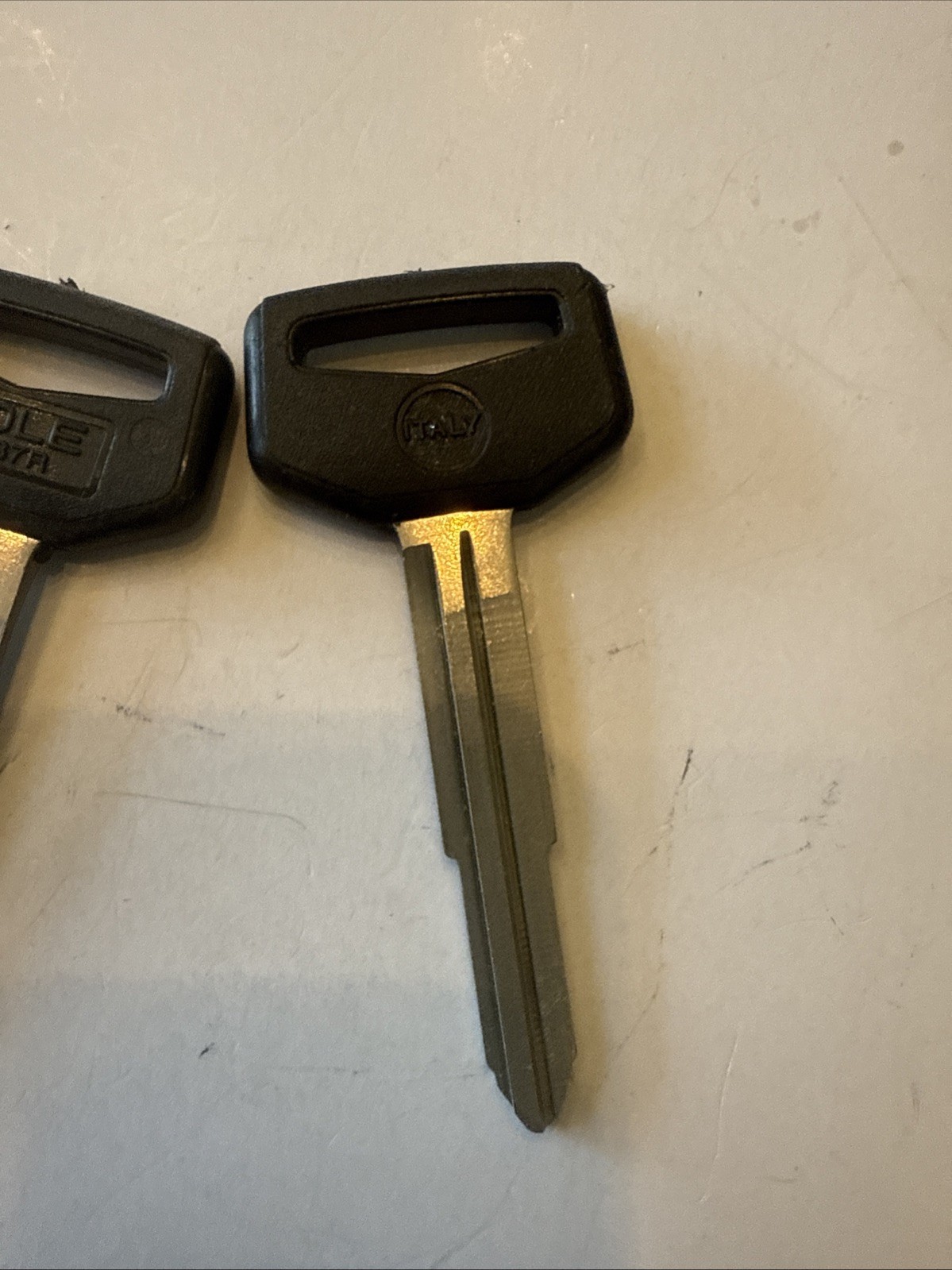 Cole TO37R Key Blank Fits Toyota X159 TR37 Lot of 2 Italy