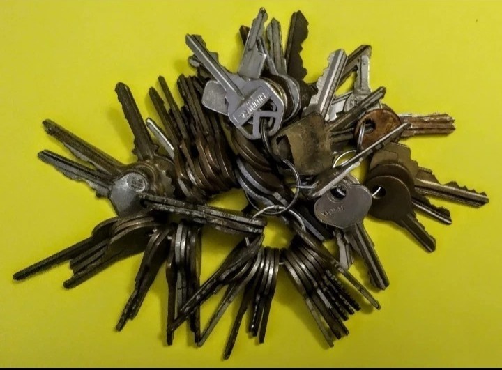 Lot Of 101 Vintage Used Keys Cut GM Master Taylor ilco Star More