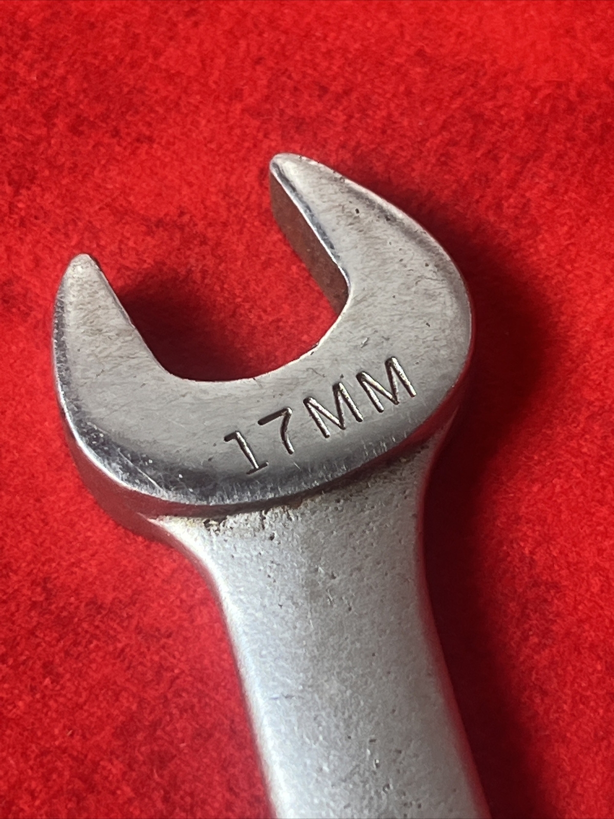 CRAFTSMAN -V- 42929 COMBINATION WRENCH, 12 point, 17mm FORGED USA (t53)