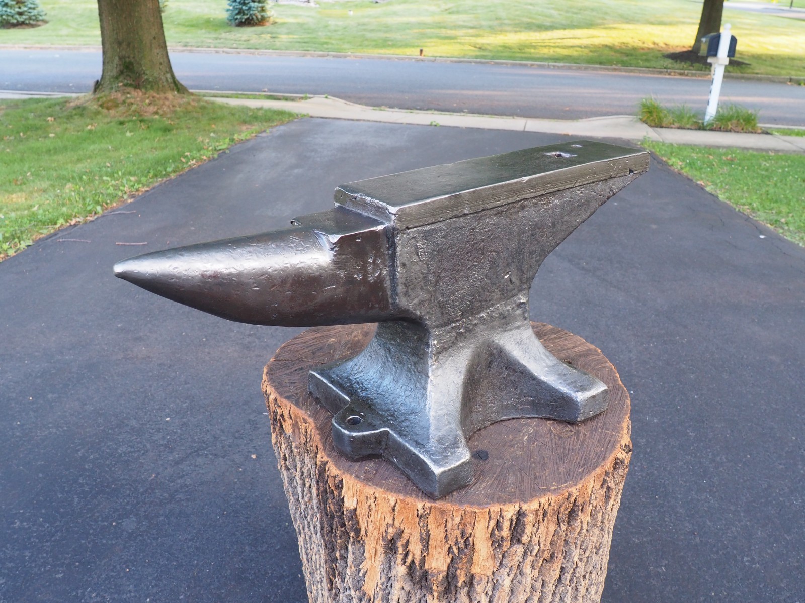 BIG 1940s FACTORY “FISHER NORRIS” BLACKSMITH 150LBS ANVIL ANTIQUE VISE RR BLADE