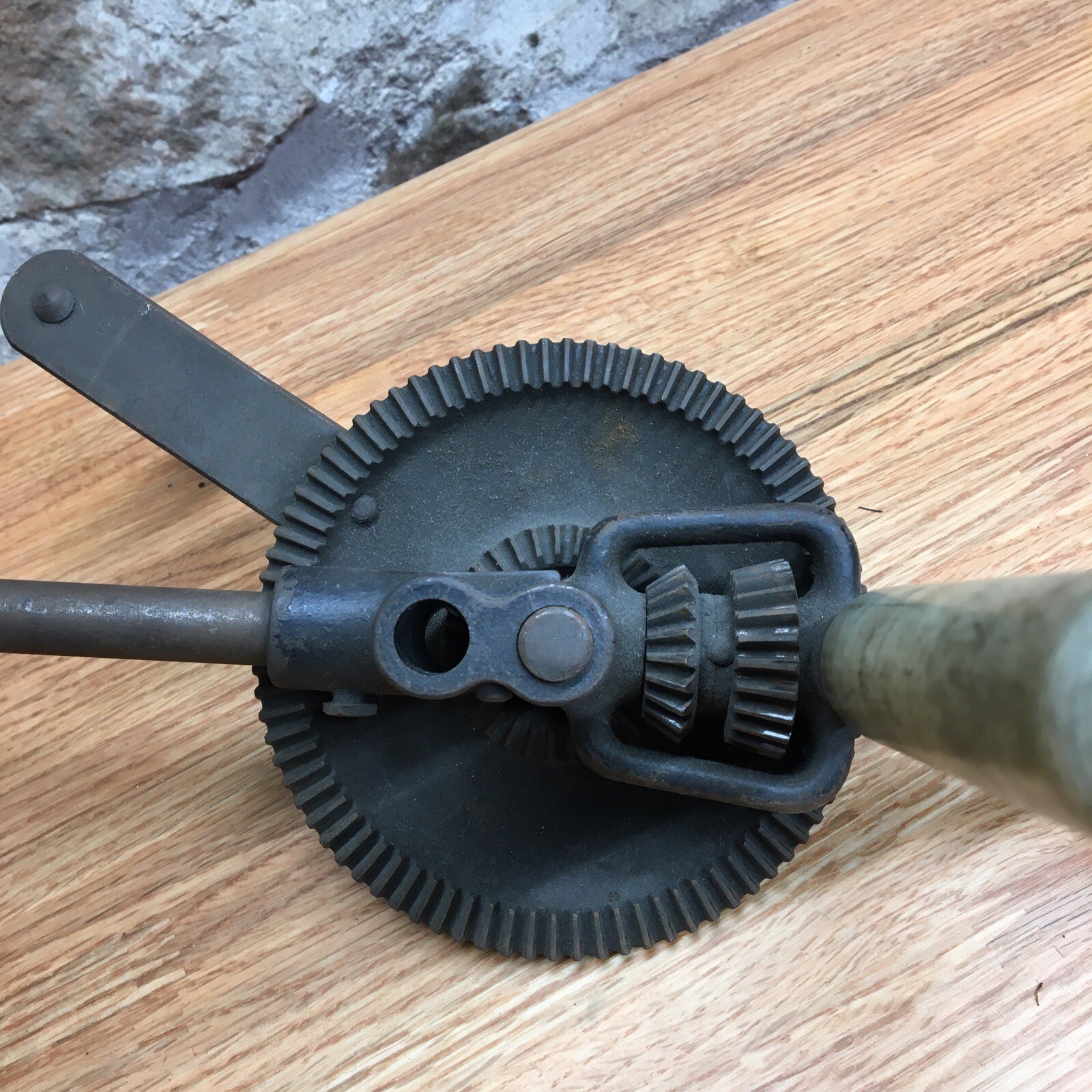 Vintage Millers Falls No. 119A Breast Drill Hand Wood Tool 2-Speed Carpenters