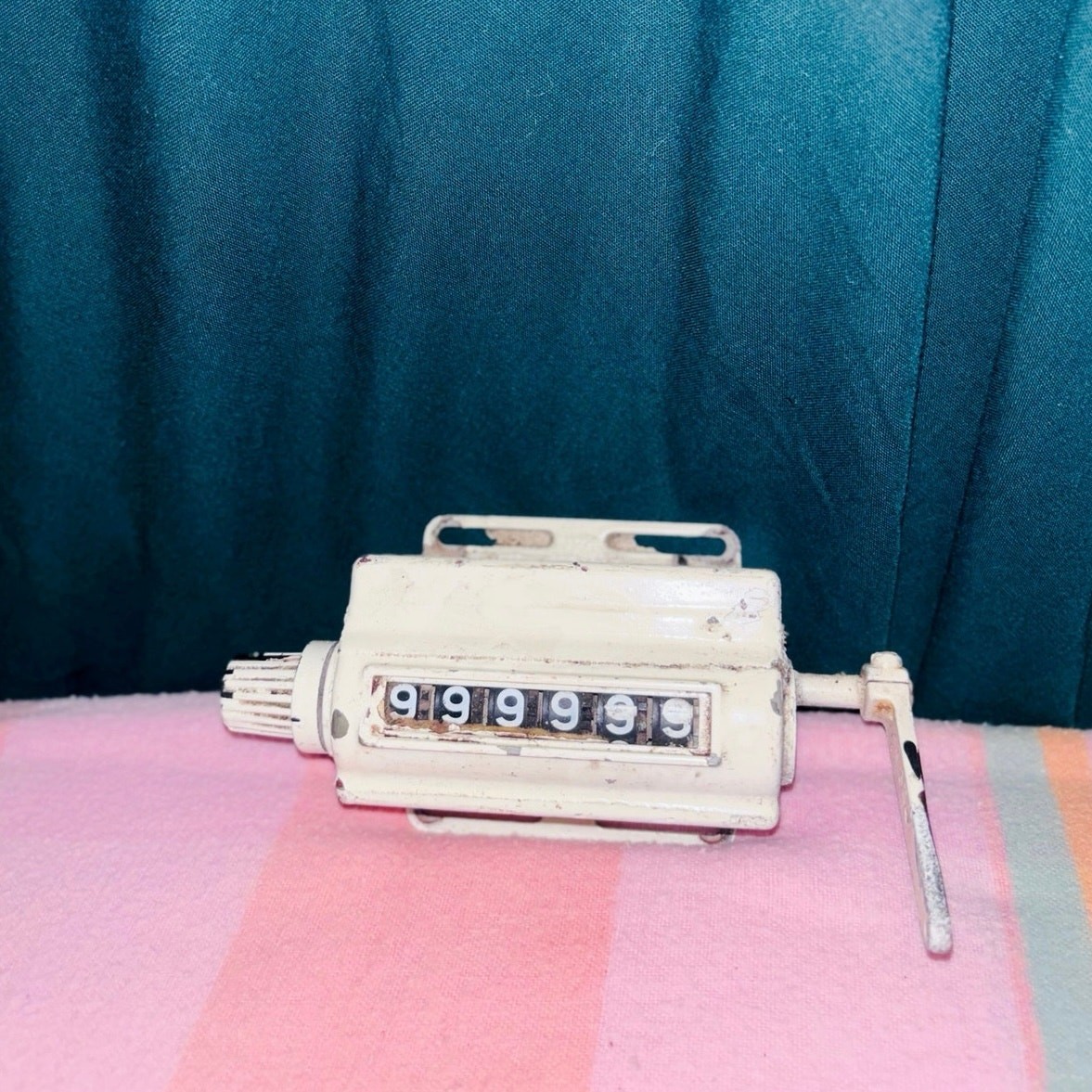 Vintage 1950s Industrial White Die Cast Veeder-Root Mechanical 6-Digit Counter