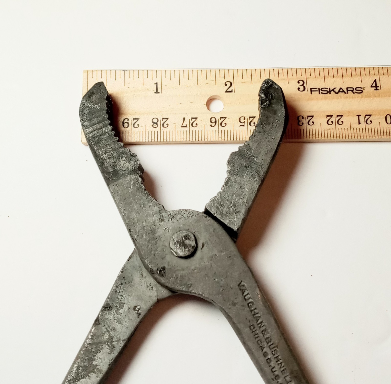 VTG 8 1/4″ Vaughan & Bushnell Mfg. Chicago Gas Burner Pliers Made in the USA