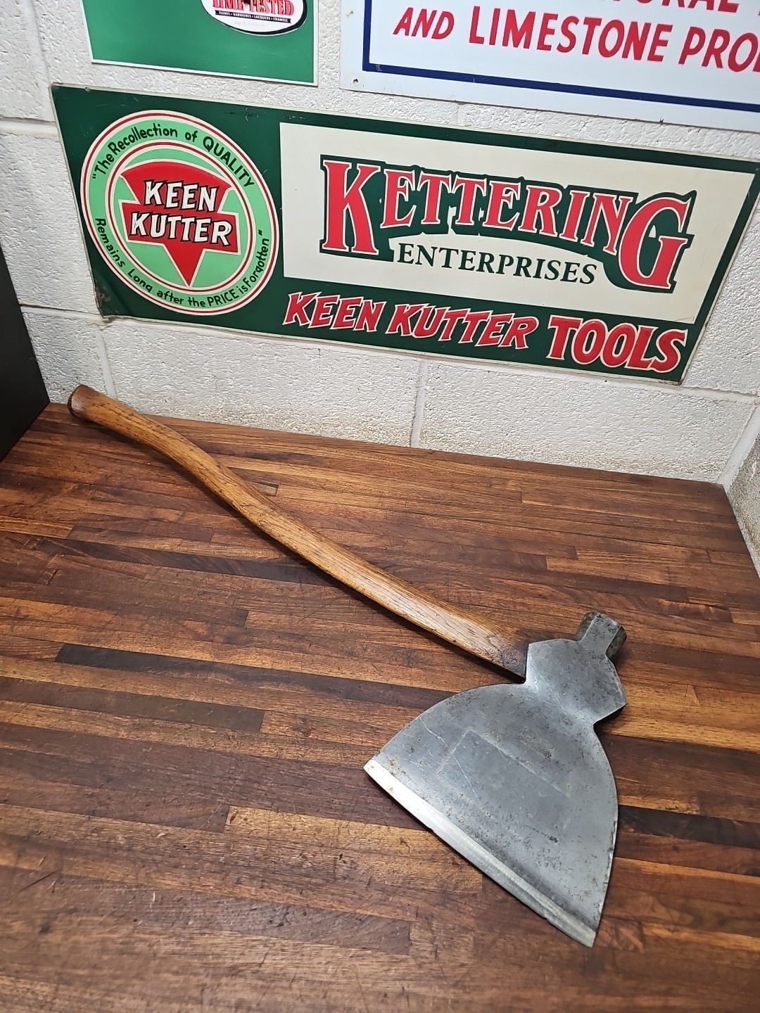 R8- RARE antique UNDERHILL Nashua, NH Polled Broad Killing Axe 5 lb 12 oz