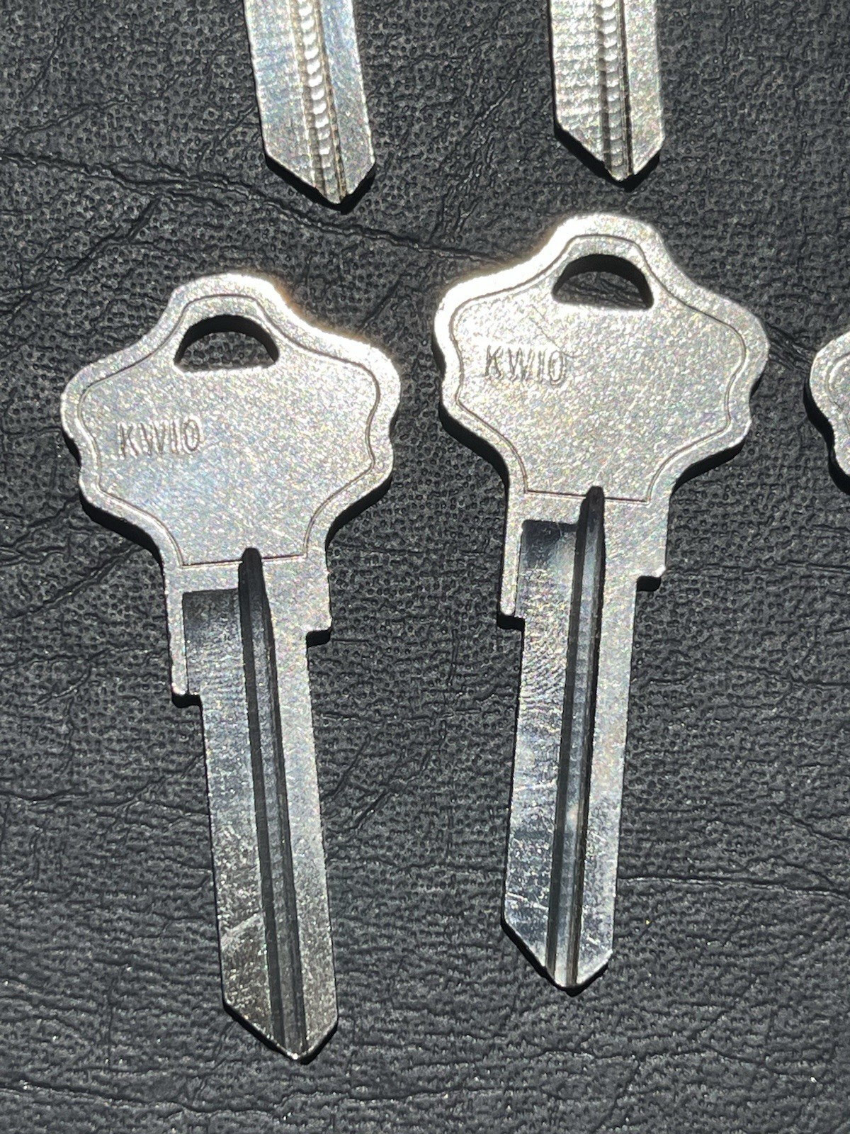 Kwikset Titan Key Blank Jet KW10 A1176ST Lot of 8 Pieces Uncut 6 Pin