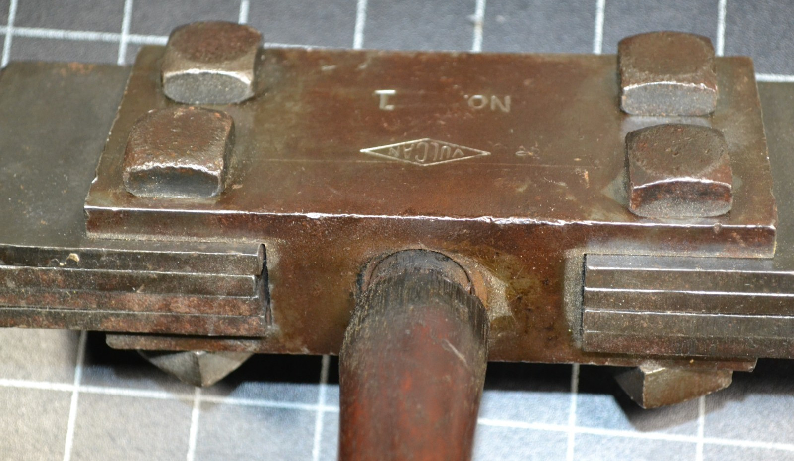 VULCAN – No 1 – GRANITE WORKERS SCOTIA HAMMER – VERY RARE TOOL IN FANTASTIC COND