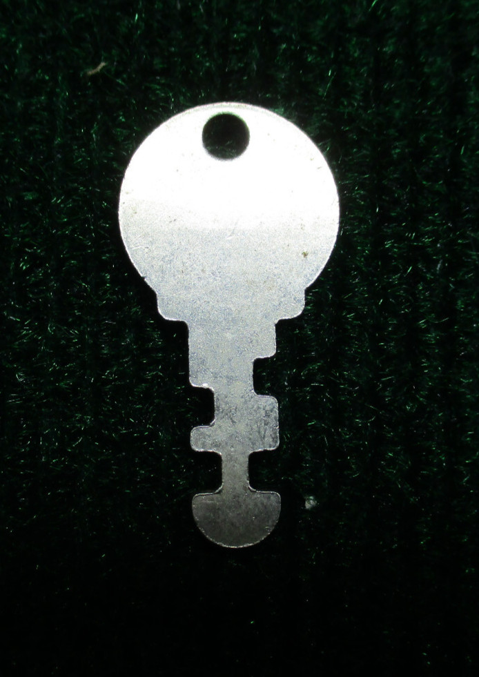 RARE 60’s Vintage Old Original Mattel V-RROOM! VRROOM Motor Engine Metal Key
