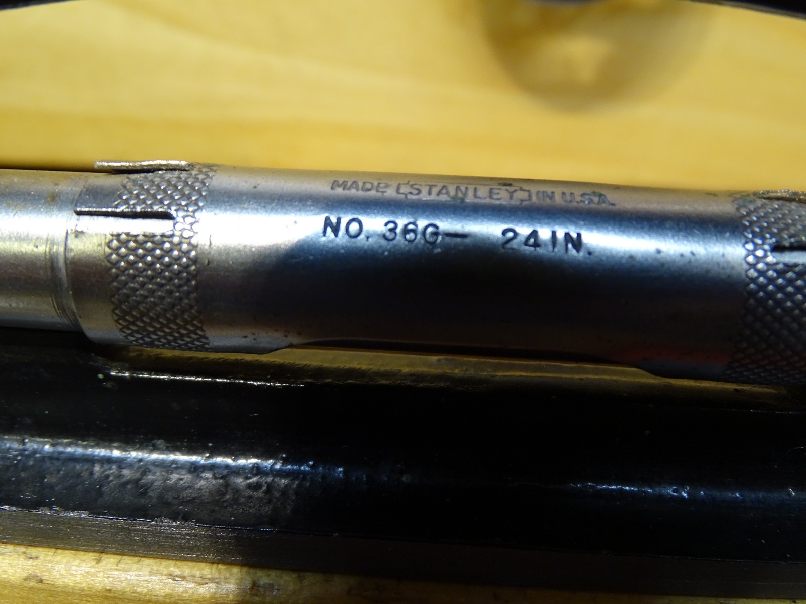 Stanley No. 36G-24″ Grooved Shafting Double Plumb and Level Cast Steel Japanned