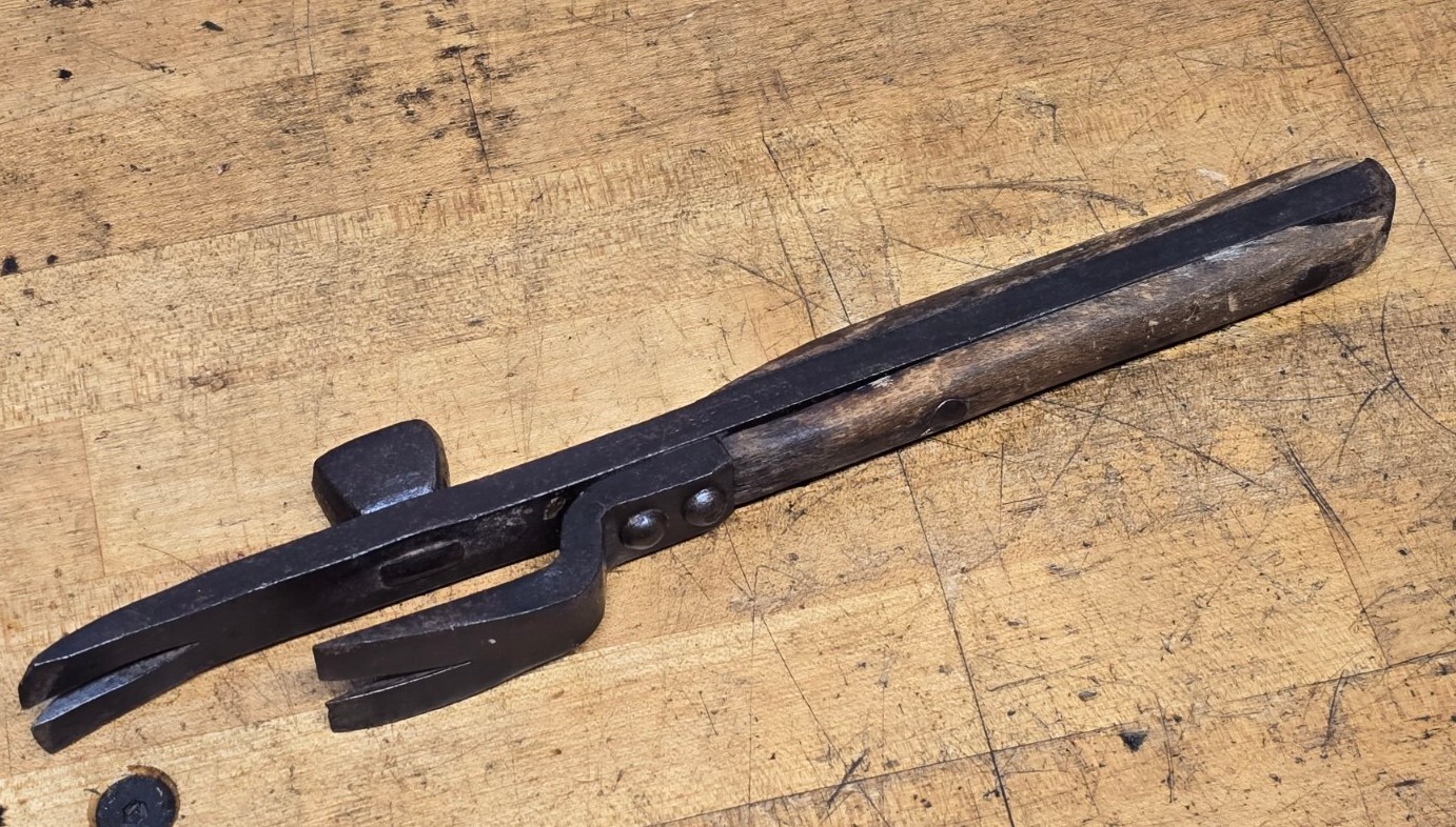 ANTIQUE Bridgeport Hardware Mfg. Corp. Shipping Crate Tool Nail Puller Pat. 1908