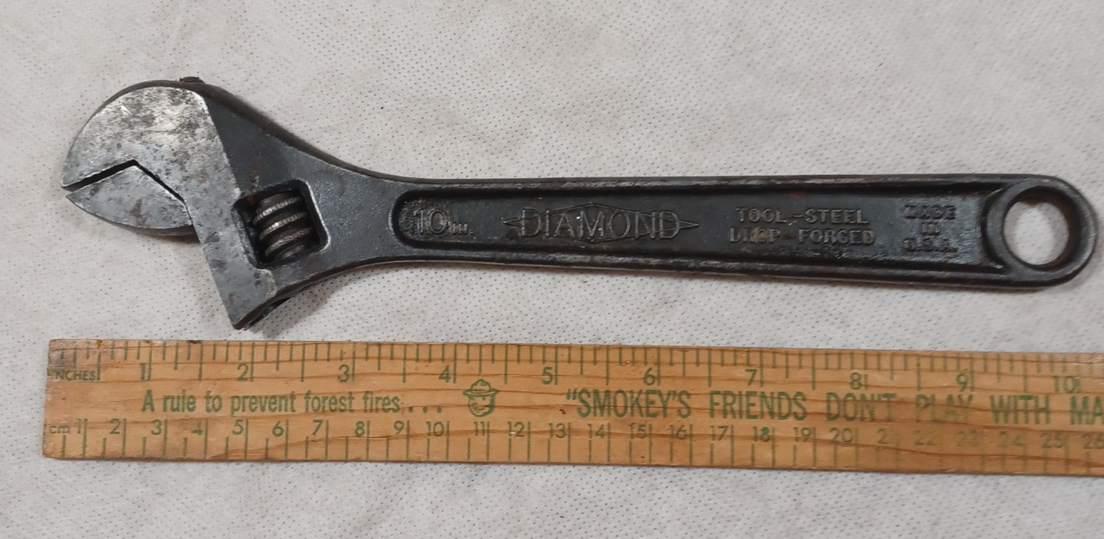 Vintage Diamond Tool & Horseshoe Co. 10″ Adjustable Wrench ~ Duluth Minn. USA
