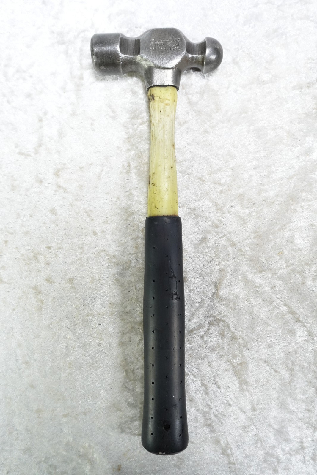 Vintage Blue Point BPN 16B Fiberglass Handle Ball Peen Hammer 16 Oz