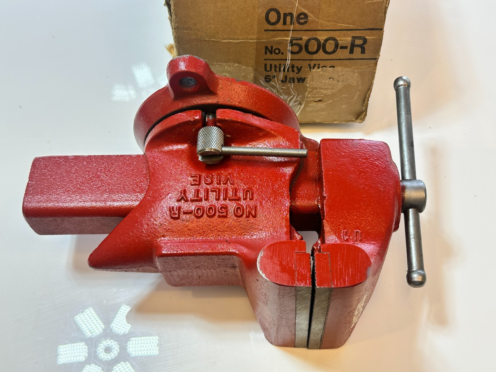 RIDGID USA 500R 5″ Jaw RED Utility Vise Pipe Swivel Base Heavy-Duty, NEW NOS