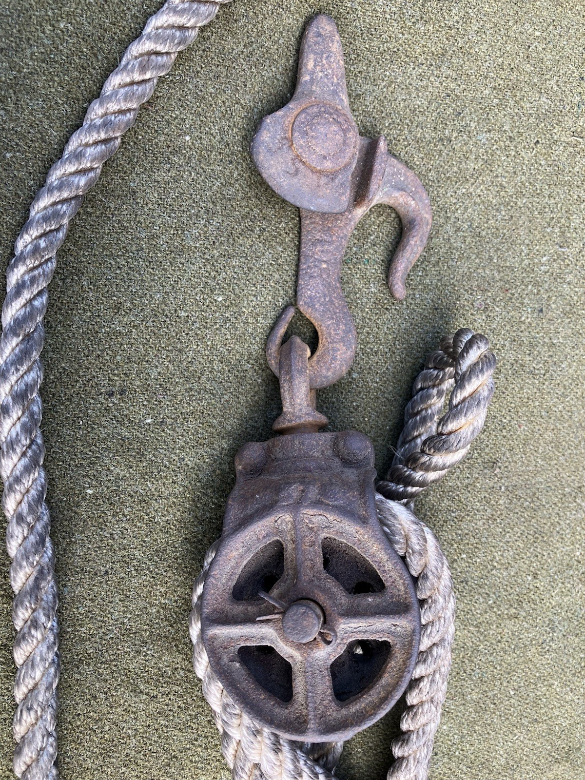 Antique 1900s Metal Pulley Block And Tackle W/Rope General Store Rustic Decor
