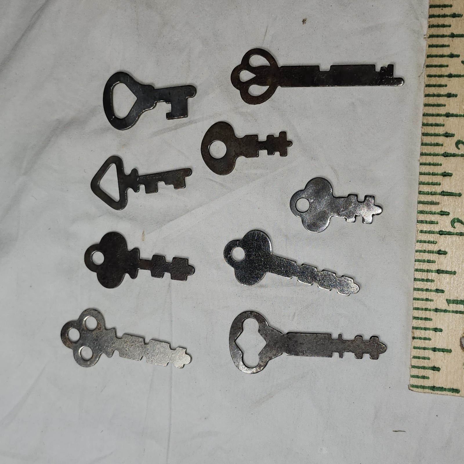 Mixed Lot of 9 Vintage Flat Keys